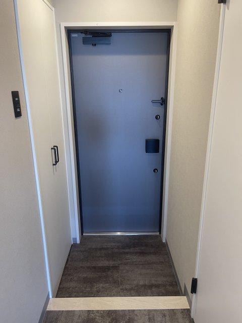 玄関　同物件別号室