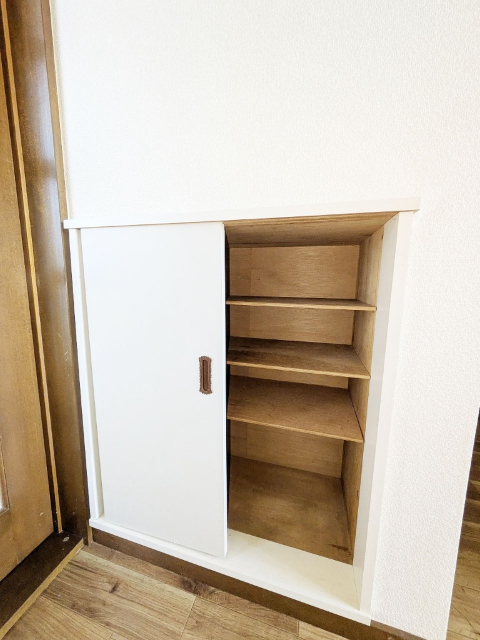 収納　シューズボックス