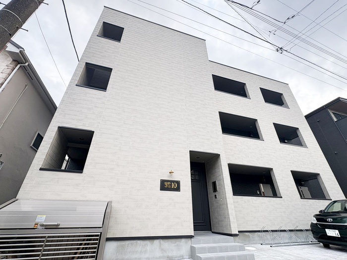 建物外観　建築中