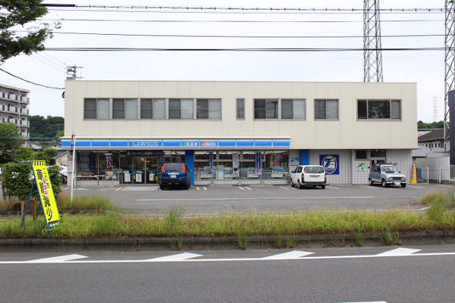 コンビニ　ローソン 大分下郡南五丁目店（コンビニ）まで150m