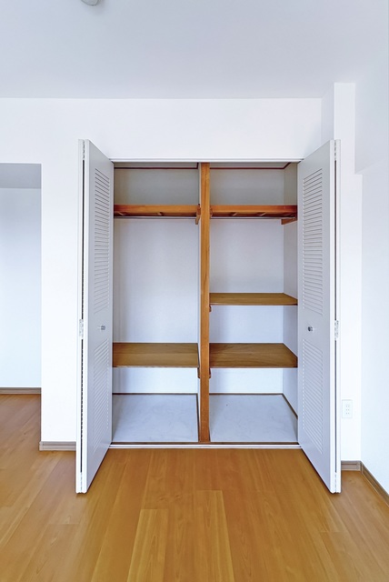 収納　洋室の物入