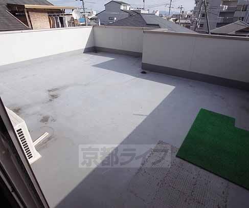 バルコニー　広すぎます。