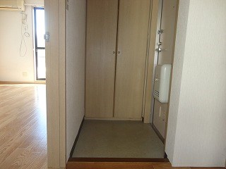 玄関　写真は別部屋です(参考)