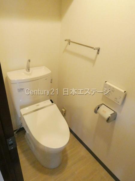 トイレ　温水洗浄便座完備です