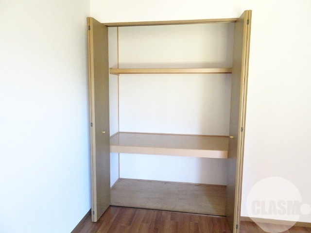 収納　洋室物入