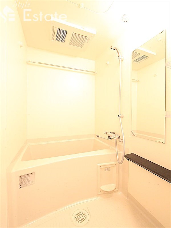 バス・シャワールーム　バスルーム