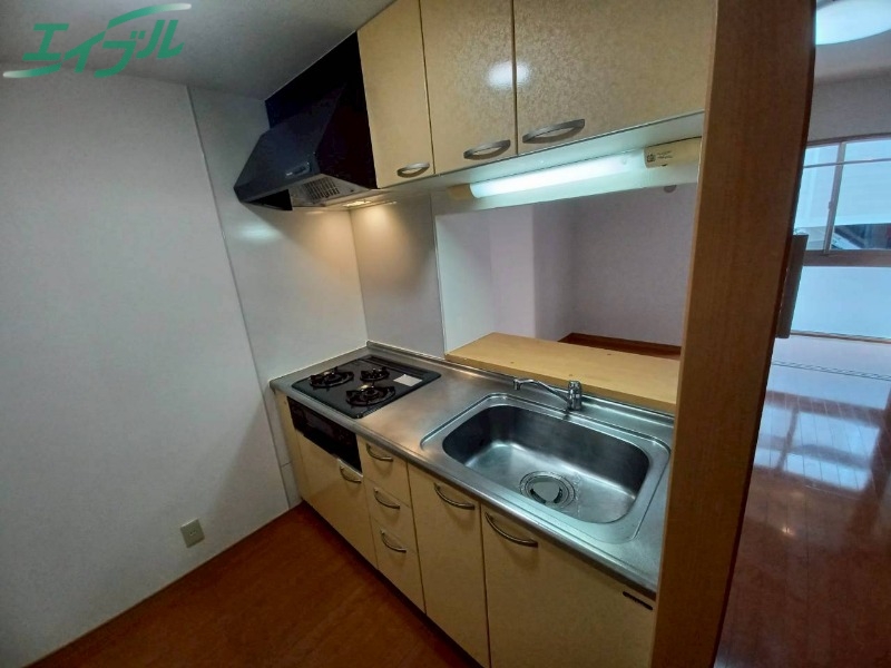 キッチン　同物件別室画像