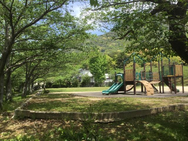 その他　足立公園（その他）まで889m