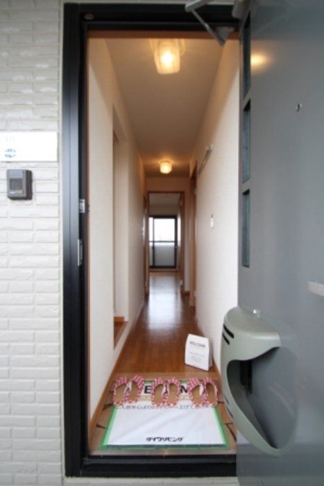 玄関　※別号室参考写真です