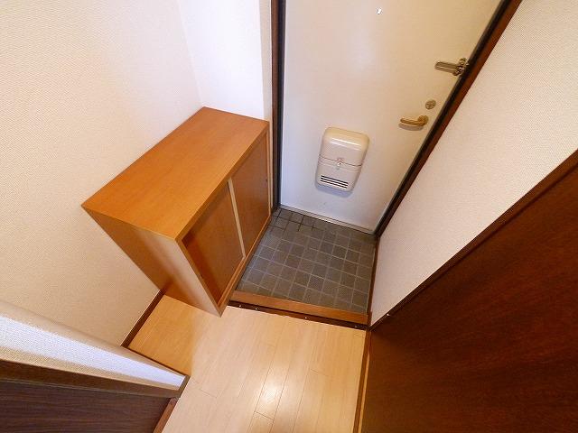 玄関　収納もある玄関です