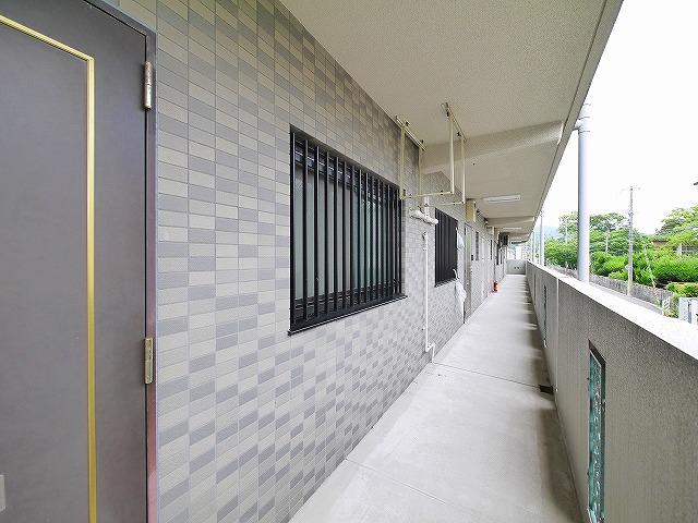 その他共有部分　玄関前の通路です