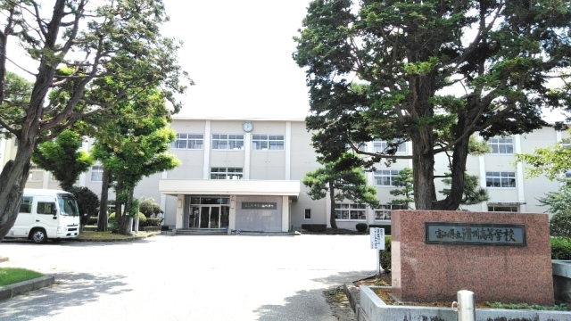 高校・高専　滑川高校（高校・高専）まで1456m