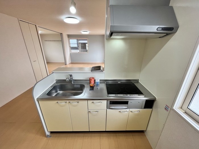 キッチン　人気のIHコンロ付き対面キッチン