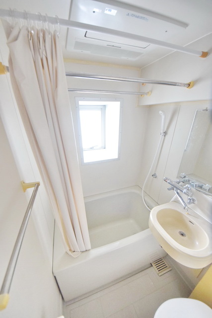 バス・シャワールーム　～一日の疲れを流しましょう～