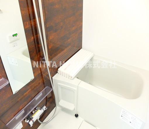 バス・シャワールーム　追い焚きや浴室乾燥機能がついています★