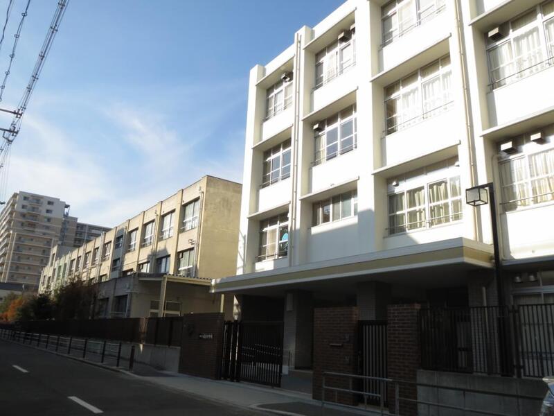 中学校　大阪市立城東中学校（中学校）まで693m