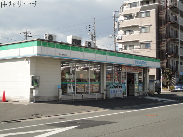コンビニ　ファミリーマート霞ケ浦駅前店（コンビニ）まで681m