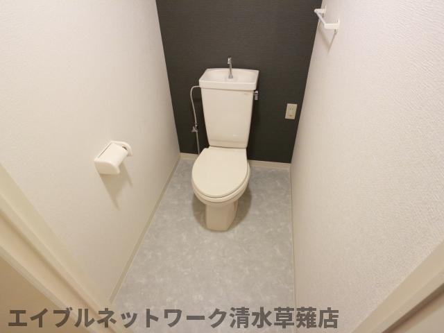 トイレ　清潔感のあるトイレです