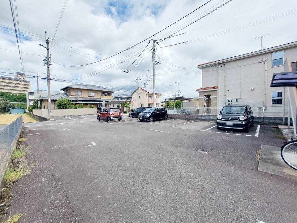 駐車場　駐車場