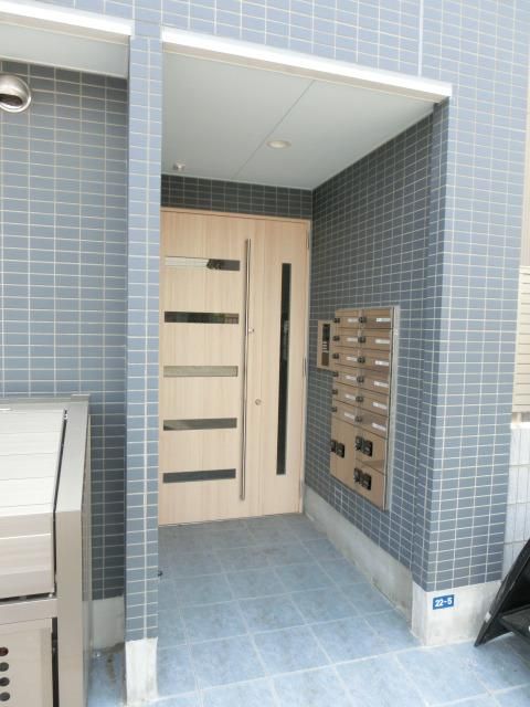 エントランス　綺麗なエントランスです