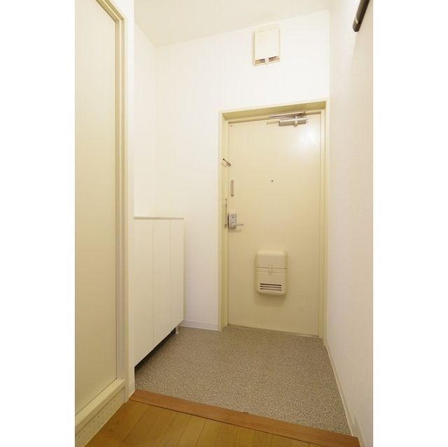 玄関　（別タイプ参考写真）ネオ・プロミネンス　北区志茂3