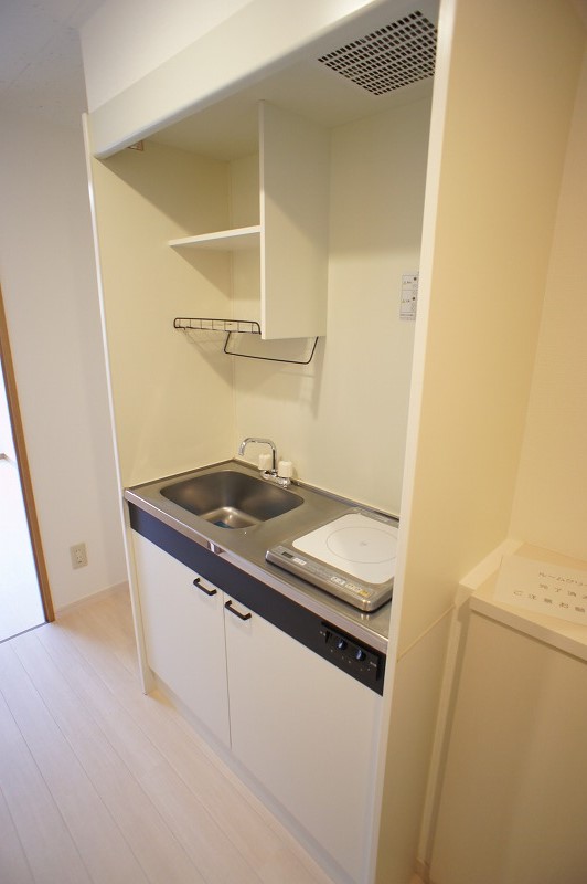 キッチン　コンパクトなキッチンで掃除もラクラク