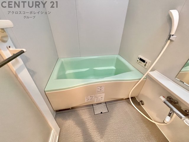 バス・シャワールーム　浴室乾燥機付きで便利です！