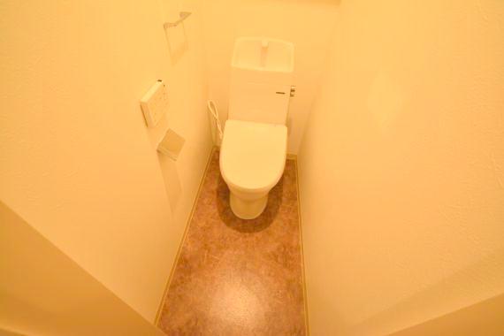 トイレ　綺麗なトイレにはウォシュレット標準装備です。