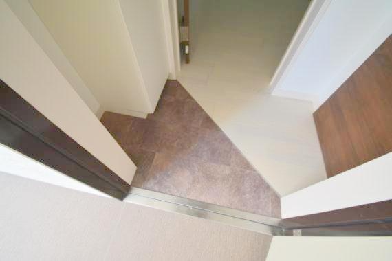 玄関　素敵な玄関は毎朝あなたを元気に送りだしてくれますよ。