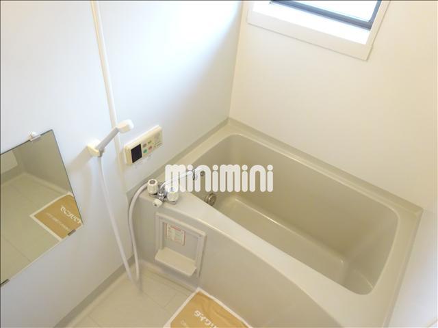 バス・シャワールーム　追い焚き機能付きのお風呂で経済的です！