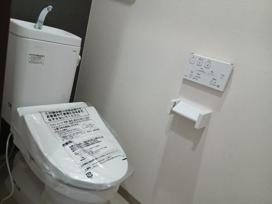 トイレ　温水洗浄暖房便座付トイレ