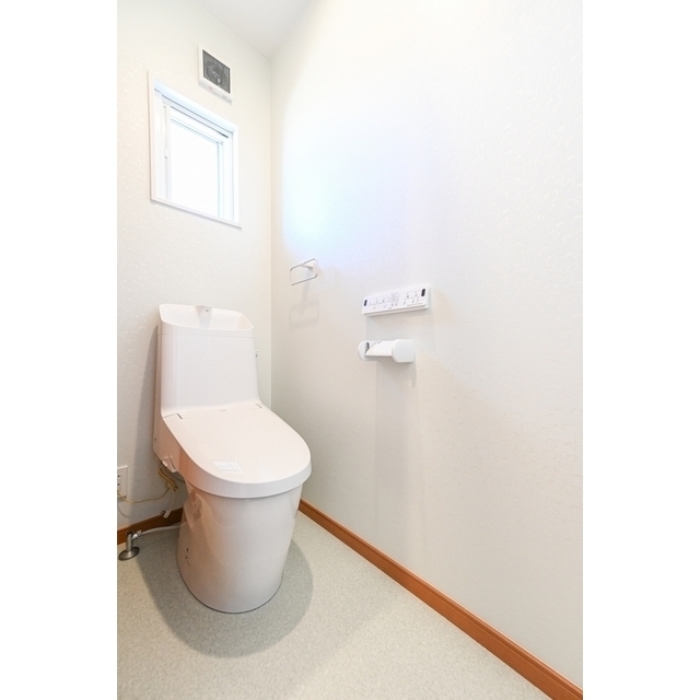 トイレ　1階・2階にそれぞれ完備