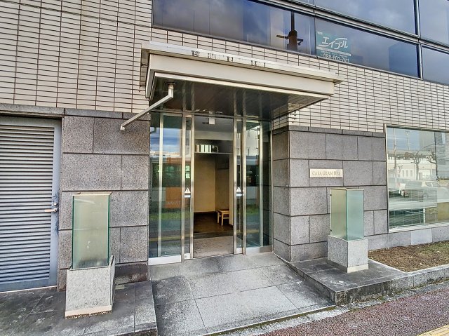 エントランス　現況が相違する場合は現況を優先致します。