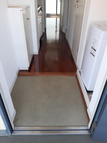 玄関　2022年2月撮影※現況を優先致します。