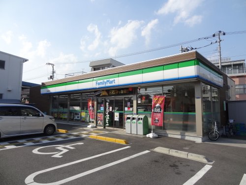 コンビニ　ファミリーマート 高知稲荷町店（コンビニ）まで446m