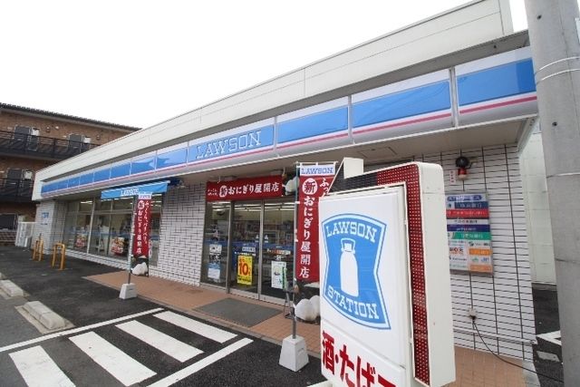 コンビニ　ローソン川崎東百合丘三丁目店（コンビニ）まで493m