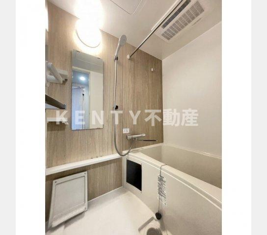 バス・シャワールーム　コンパクトで使いやすいお風呂です