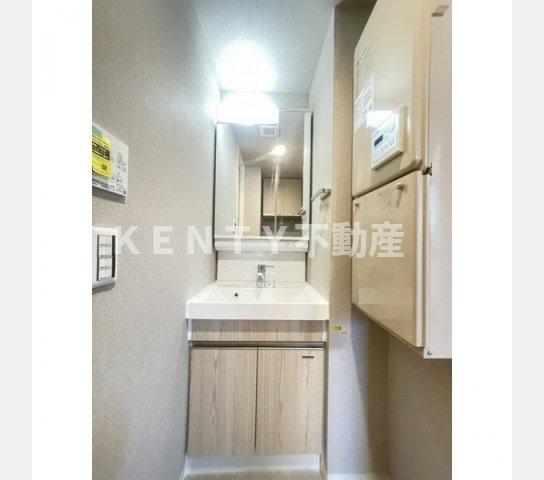 洗面設備　独立洗面台です