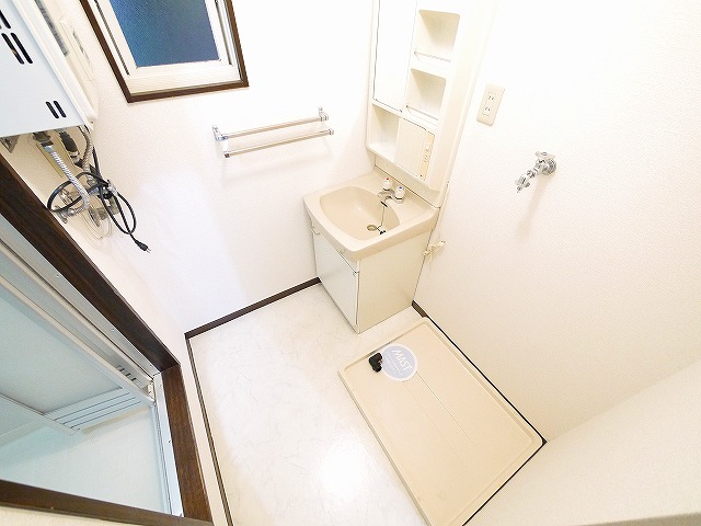 洗面設備　脱衣スペースもあります