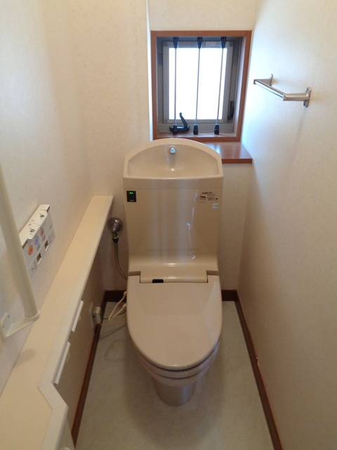 トイレ　ウォシュレット完備のトイレ