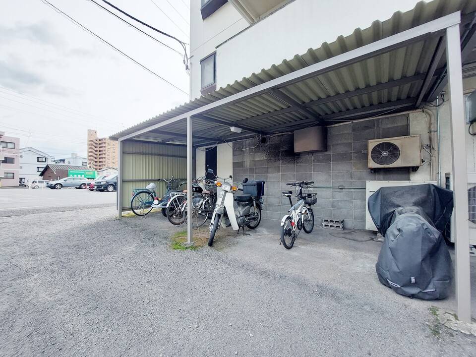 駐車場　駐輪場
