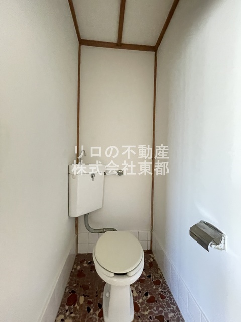 トイレ　白基調で清潔感のあるトイレです♪