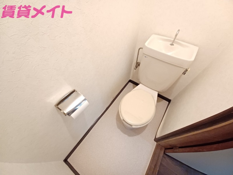 トイレ　同型参考写真