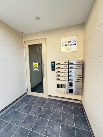 エントランス　同メーカー同シリーズの新築時参考写真です。