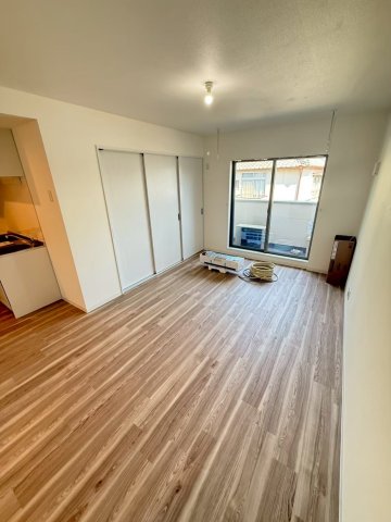 居室・リビング　同メーカー同シリーズの新築時参考写真です。