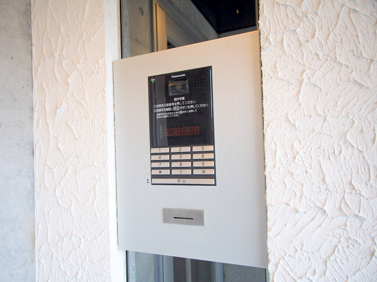 エントランス　人気のオートロック付きマンションです♪