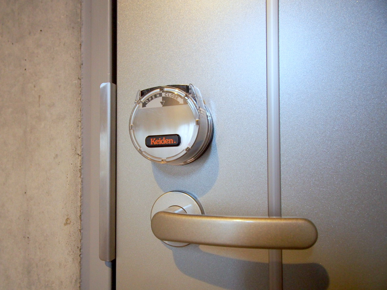 その他設備　防犯性の高いカードキーを採用しています♪