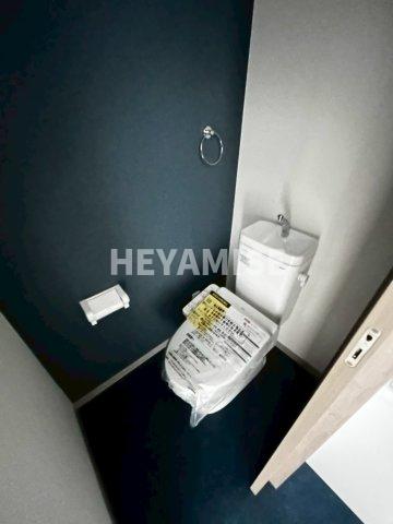 トイレ　同物件の別号室の写真となります。現状を優先します。