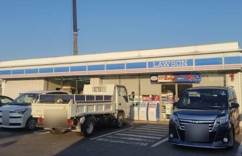 コンビニ　ローソン 堺高尾一丁店（コンビニ）まで890m