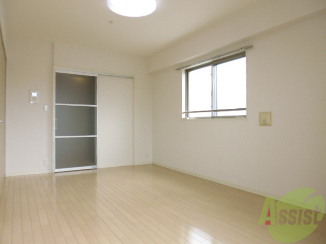 居室・リビング　とっても明るいお部屋です